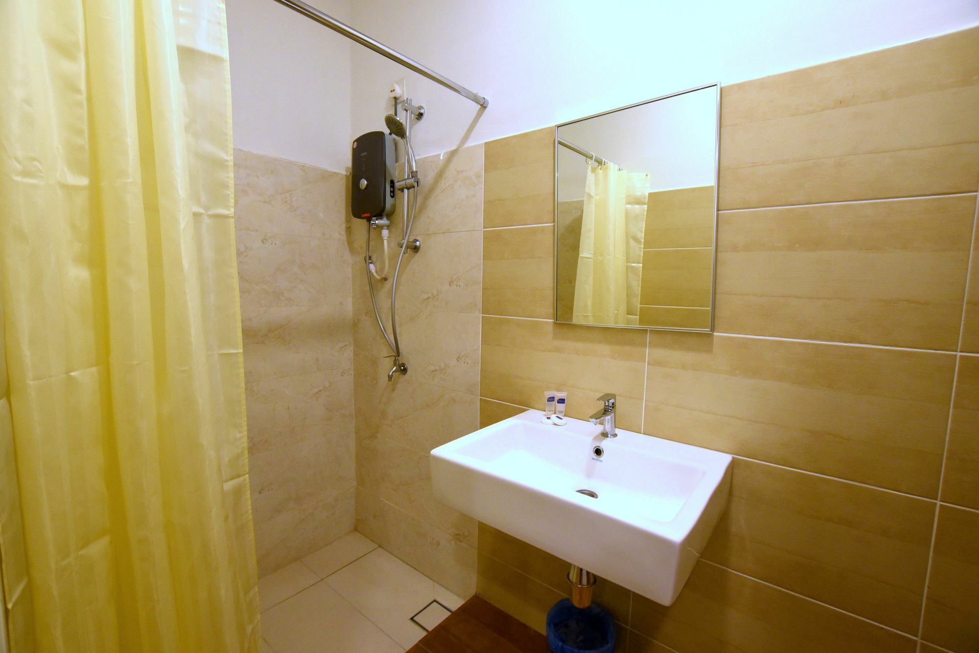 Hotel Zamburger Second Link Johor Bahru Exterior foto